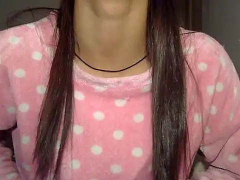 MAAYRA 09 online show from 12/14/25, 12:05