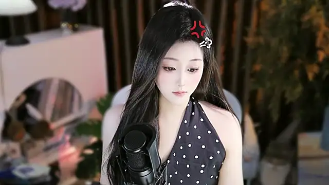 Snapshot of Arwyn-rr chatting on 10/21/25, 08:26 Arwyn-rr online show from 10/21/25, 08:26