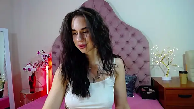 Snapshot of Erikka__ chatting on 07/02/26, 07:03 Erikka online show from 07/02/26, 07:03