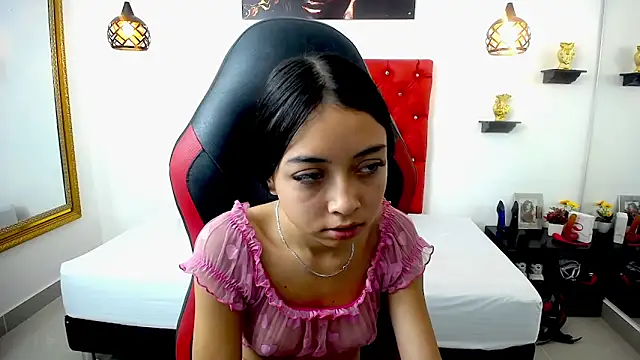Snapshot of NathaliaSweet_11 chatting on 06/11/26, 05:33 NathaliaSweet 11 online show from 06/11/26, 05:33