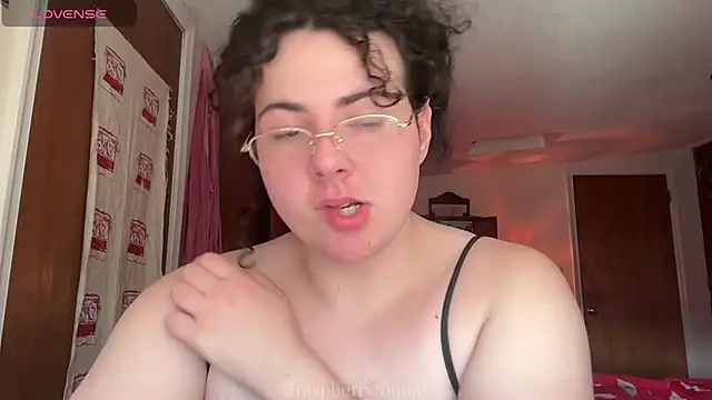 Snapshot of RaspberryTommyFTM chatting on 02/03/26, 05:51 RaspberryTommyFTM online show from 02/03/26, 05:51