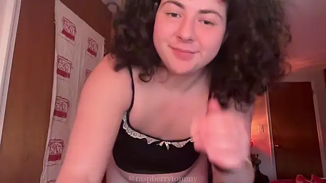 Snapshot of RaspberryTommyFTM chatting on 02/17/26, 06:25 RaspberryTommyFTM online show from 02/17/26, 06:25