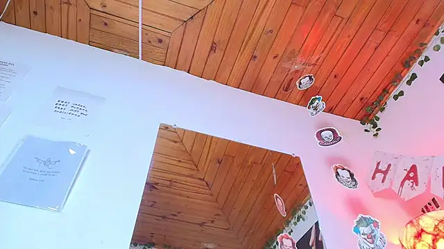 Naia x online show from 10/25/25, 07:52