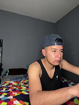 Snapshot of Oscar_Bratz chatting on 12/18/24, 04:31 Oscar Bratz online show from 12/18/24, 04:31