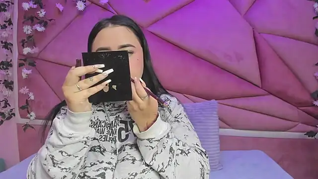 Victoria Rossy online show from 11/15/25, 08:38