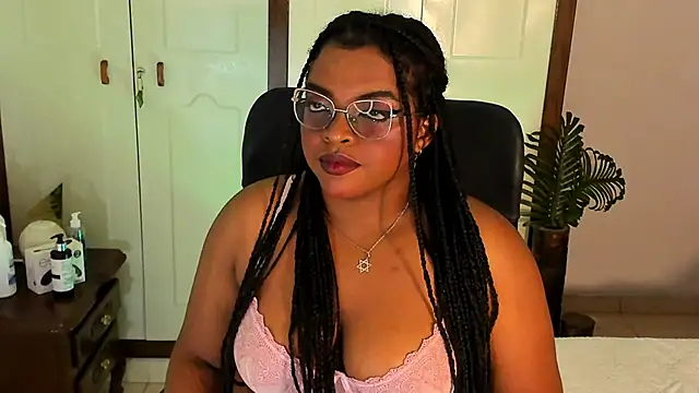 Snapshot of conielaurenth chatting on 09/21/25, 08:05 conielaurenth online show from 09/21/25, 08:05