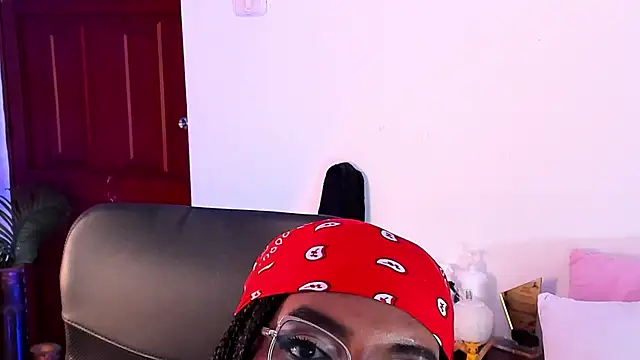 Snapshot of conielaurenth chatting on 09/22/25, 03:52 conielaurenth online show from 09/22/25, 03:52