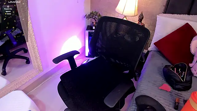 Snapshot of Mariana_c1 chatting on 02/09/26, 04:22 Mariana c1 online show from 02/09/26, 04:22