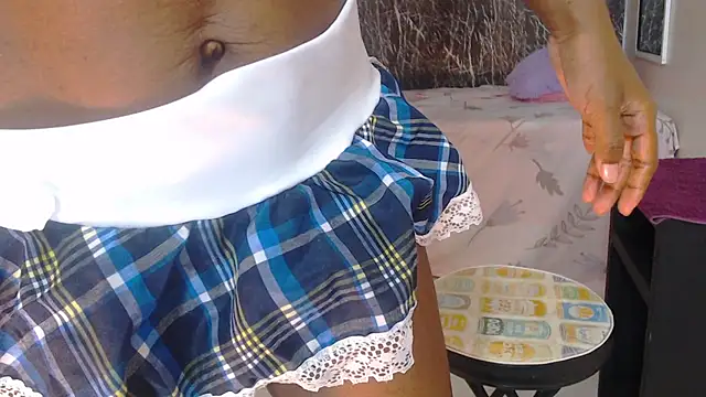 Snapshot of Luciia_cute chatting on 12/23/24, 05:49 Luciia cute online show from 12/23/24, 05:49