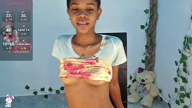 Snapshot of Luciia_cute chatting on 03/11/25, 06:43 Luciia cute online show from 03/11/25, 06:43