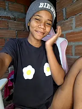 Snapshot of Luciia_cute chatting on 09/14/25, 05:39 Luciia cute online show from 09/14/25, 05:39