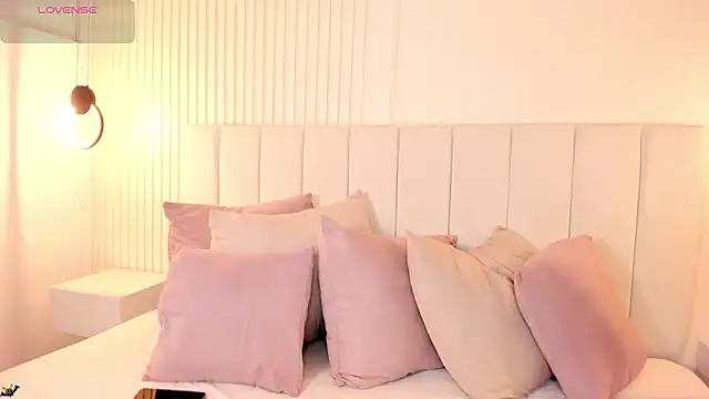 natali henao online show from 11/25/25, 09:59