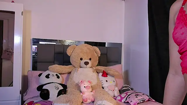 Snapshot of natali_henao chatting on 05/06/26, 06:35 natali henao online show from 05/06/26, 06:35
