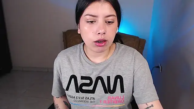 iam emy online show from 04/26/26, 03:37