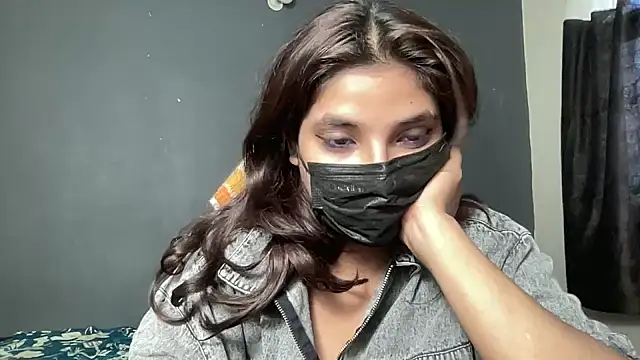 callmeshreya online show from 04/11/26, 07:45