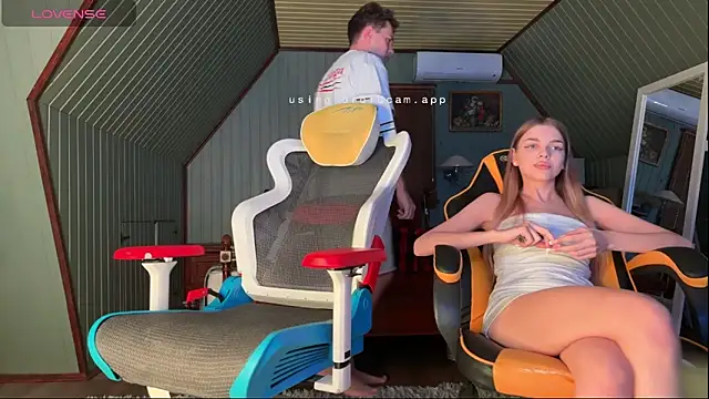 Snapshot of Alice1_secret chatting on 10/02/25, 03:19 Alice1 secret online show from 10/02/25, 03:19