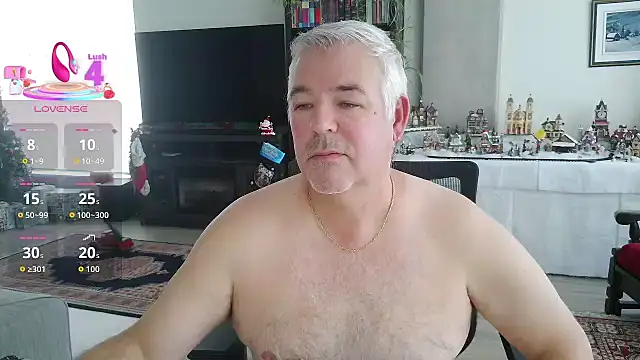 Snapshot of aarosteev2 chatting on 12/18/25, 03:07 aarosteev2 online show from 12/18/25, 03:07