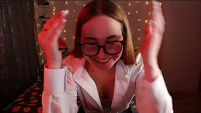 Snapshot of Miya_Mark chatting on 12/18/24, 06:35 Miya Mark online show from 12/18/24, 06:35