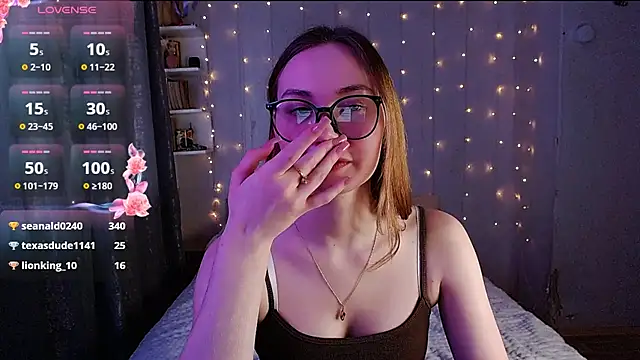 Snapshot of Miya_Mark chatting on 03/11/25, 02:40 Miya Mark online show from 03/11/25, 02:40