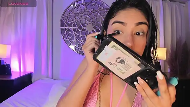 Snapshot of Belliinda_21 chatting on 03/20/25, 06:53 Belliinda 21 online show from 03/20/25, 06:53