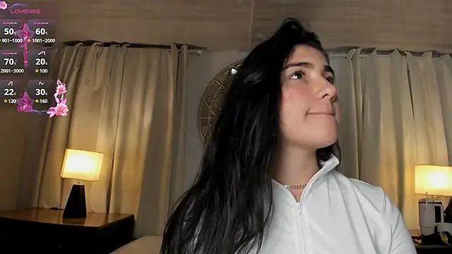 Snapshot of Belliinda_21 chatting on 03/22/25, 06:47 Belliinda 21 online show from 03/22/25, 06:47