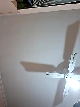 Snapshot of Toxicaxxxx chatting on 09/09/25, 12:21 Toxicaxxxx online show from 09/09/25, 12:21