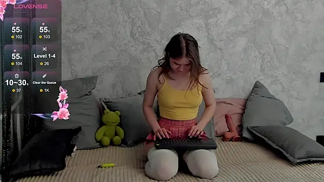 Hibisceae online show from 12/18/25, 04:57