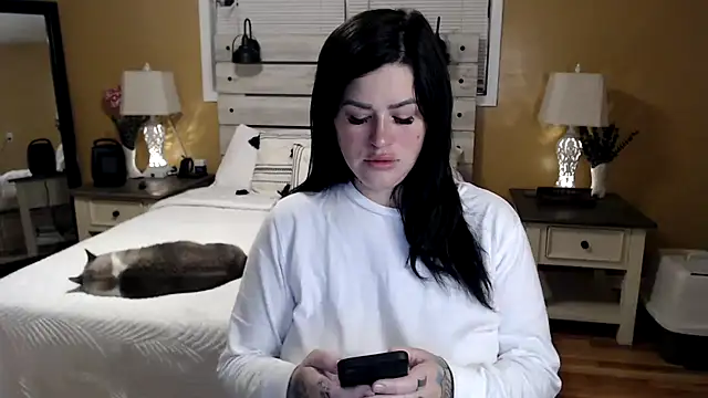 Snapshot of TexasTattooedHouseWife chatting on 02/25/25, 12:24 TexasTattooedHouseWife online show from 02/25/25, 12:24