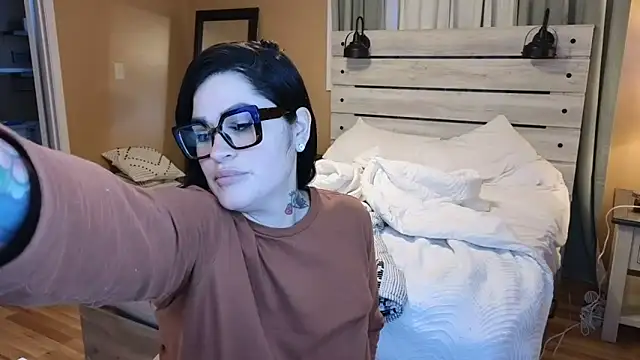 Snapshot of TexasTattooedHouseWife chatting on 03/11/25, 01:56 TexasTattooedHouseWife online show from 03/11/25, 01:56