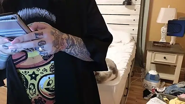 Snapshot of TexasTattooedHouseWife chatting on 03/13/25, 01:50 TexasTattooedHouseWife online show from 03/13/25, 01:50