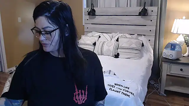 Snapshot of TexasTattooedHouseWife chatting on 03/20/25, 02:42 TexasTattooedHouseWife online show from 03/20/25, 02:42