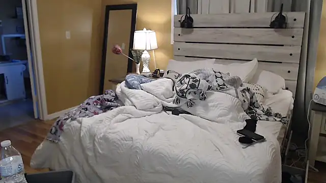 Snapshot of TexasTattooedHouseWife chatting on 03/21/25, 06:18 TexasTattooedHouseWife online show from 03/21/25, 06:18