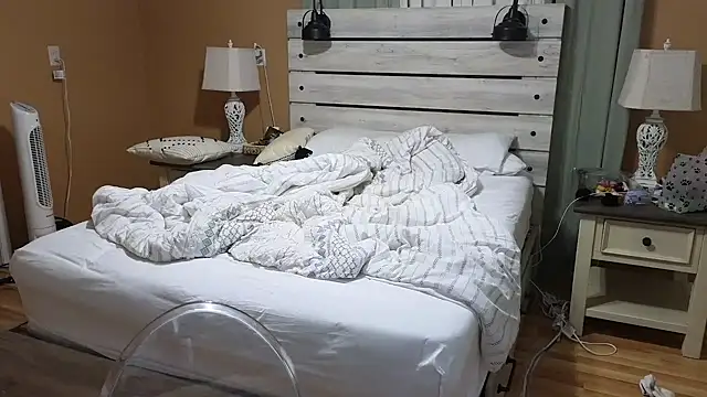 Snapshot of TexasTattooedHouseWife chatting on 11/07/25, 02:50 TexasTattooedHouseWife online show from 11/07/25, 02:50