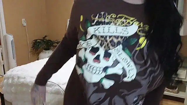 Snapshot of TexasTattooedHouseWife chatting on 11/27/25, 04:25 TexasTattooedHouseWife online show from 11/27/25, 04:25