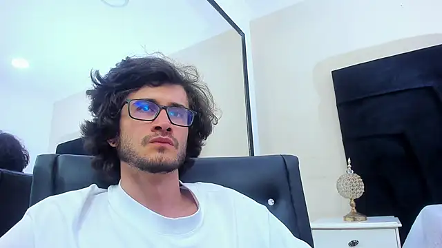 Loggan donnelly online show from 01/30/25, 11:45