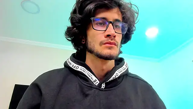 Loggan donnelly online show from 02/08/25, 12:49