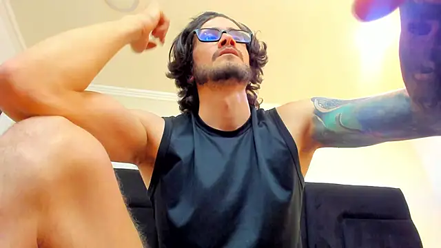 Loggan donnelly online show from 02/14/25, 11:53