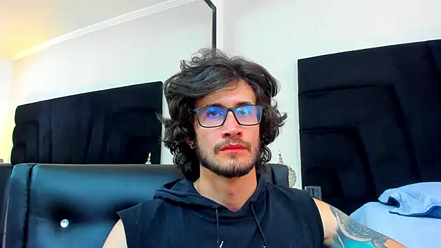 Loggan donnelly online show from 02/16/25, 12:08