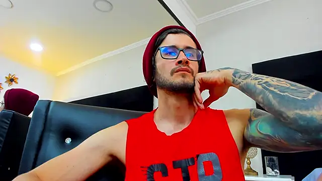 Loggan donnelly online show from 02/17/25, 12:32