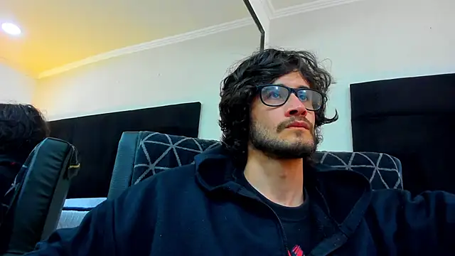 Loggan donnelly online show from 02/21/25, 09:00