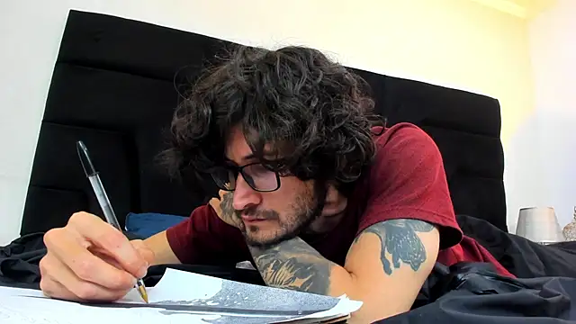 Loggan donnelly online show from 02/24/25, 09:09