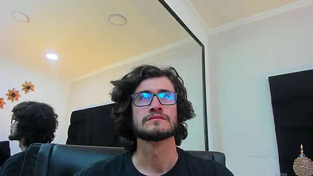 Loggan donnelly online show from 03/05/25, 09:04