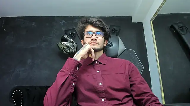 Loggan donnelly online show from 09/29/25, 08:24