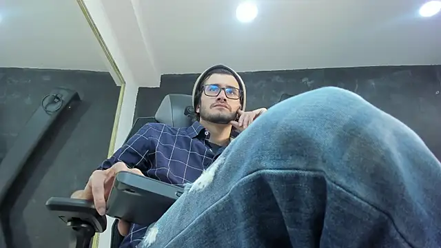 Loggan donnelly online show from 10/04/25, 08:40