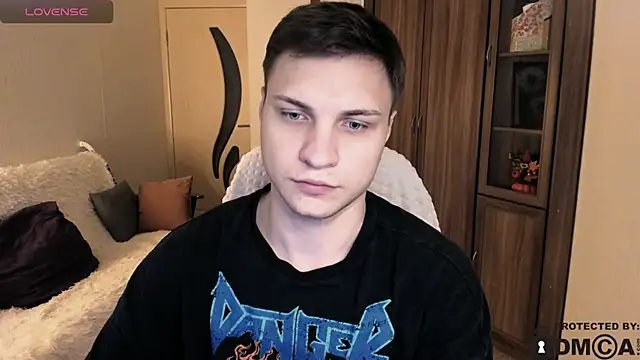 handsome guy01 online show from 11/11/25, 06:41