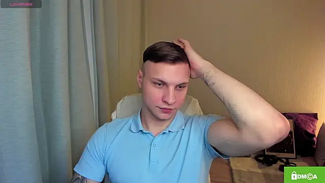 handsome guy01 online show from 04/15/26, 07:58