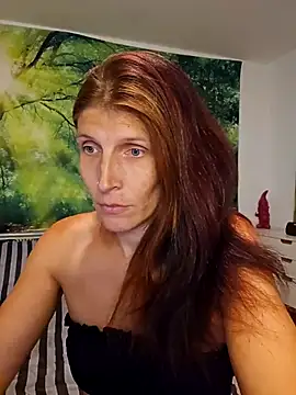 Snapshot of Lenchen_ chatting on 07/06/26, 06:54 Lenchen online show from 07/06/26, 06:54