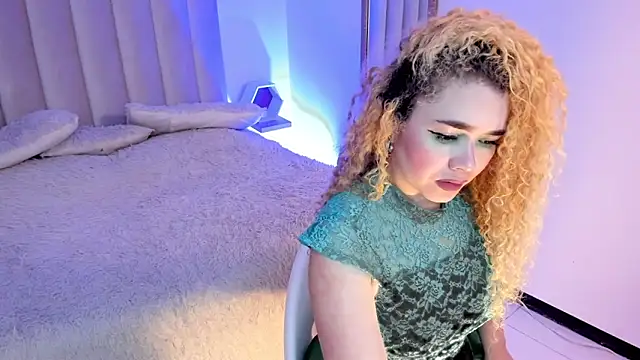 Snapshot of Sasha_belova chatting on 03/17/25, 01:18 Sasha belova online show from 03/17/25, 01:18