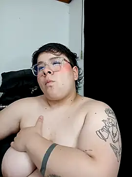 Snapshot of amalia_love chatting on 12/13/24, 05:49 amalia love online show from 12/13/24, 05:49