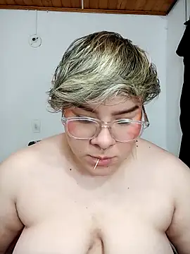 Snapshot of amalia_love chatting on 12/28/24, 11:26 amalia love online show from 12/28/24, 11:26